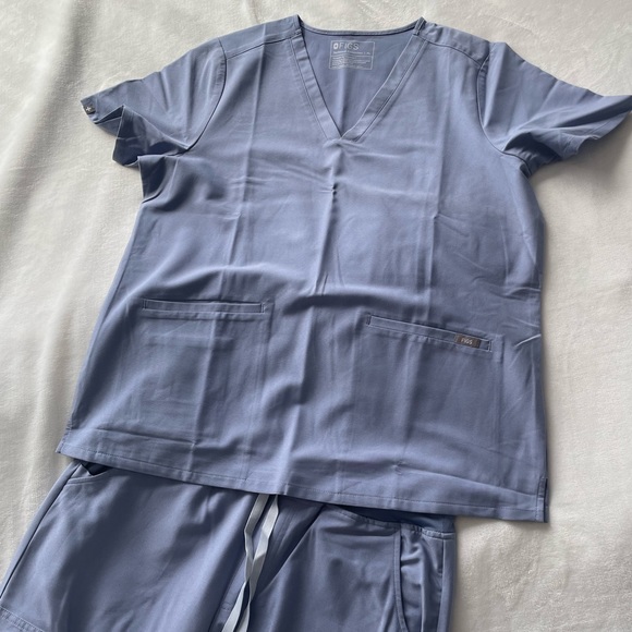 HEATHER DENIM High waisted Jogger 2.0 size L and Casma top size XL - Picture 2 of 3